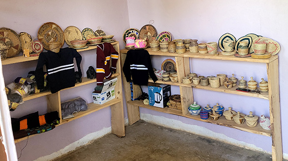 hand crafts earings bangles